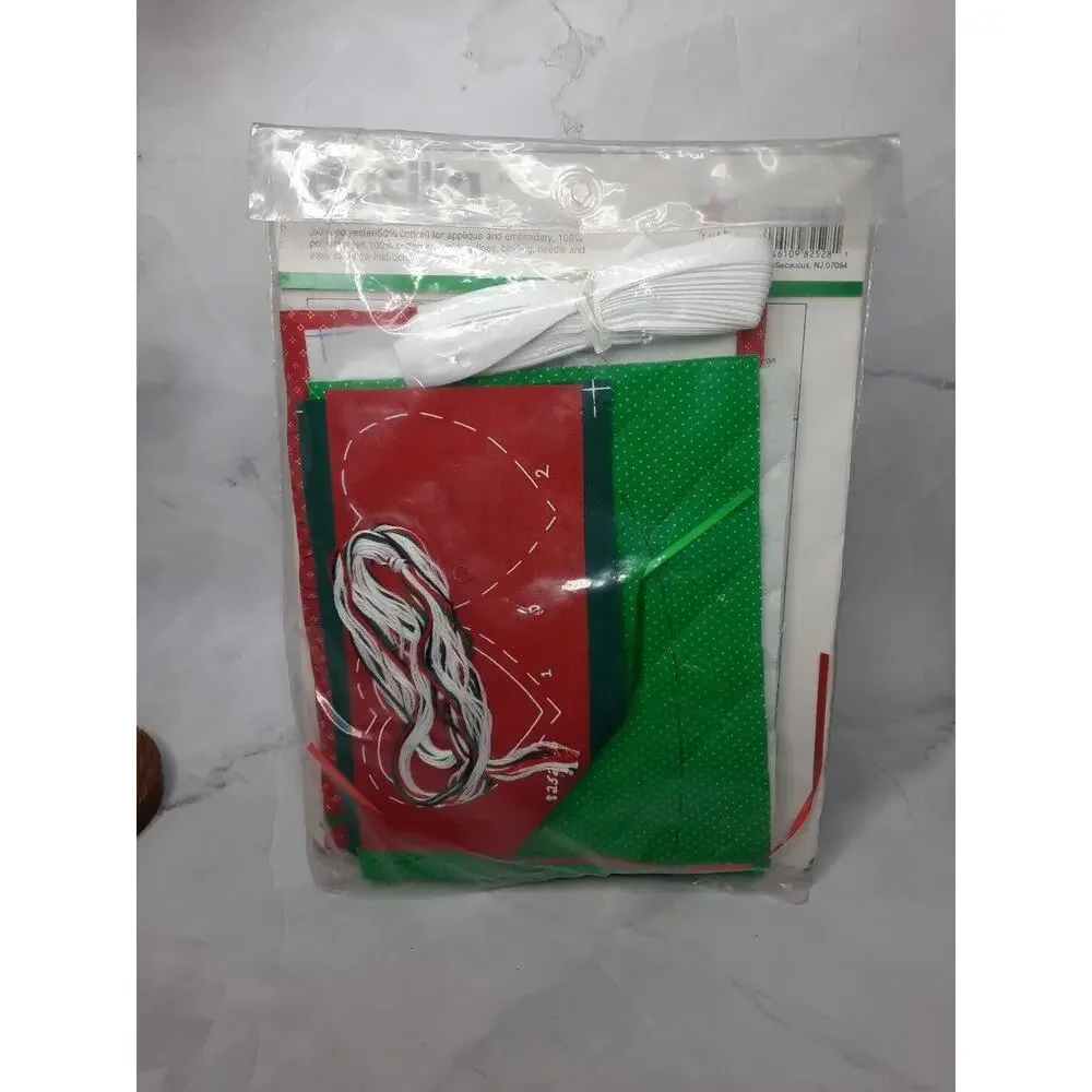 Vintage Bucilla Christmas Quilted Stitchery Bibs Kit Set of 2 I love Christmas